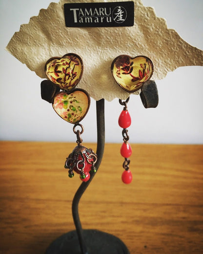 ピアス 左右違い アシンメトリー ハート 赤 TAMARUSAN