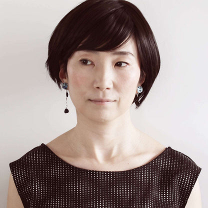 アシンメトリー イヤリング トランプ オニキス 青 TAMARUSAN