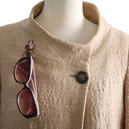 眼鏡ホルダー ピンブローチ すみれ 珊瑚 赤 （太いフレーム用） TAMARUSAN