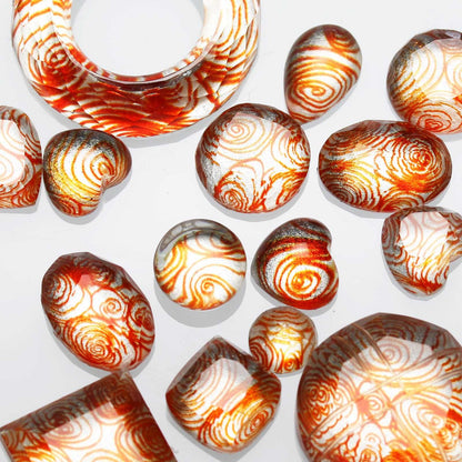 おしゃれなストールクリップ オレンジ 渦巻き 花 TAMARUSAN