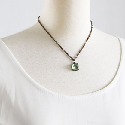 ネックレス 緑 シンプル ユリ アンティーク調 TAMARUSAN