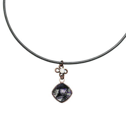 チョーカー 革紐 グレー 紫 ユリ TAMARUSAN