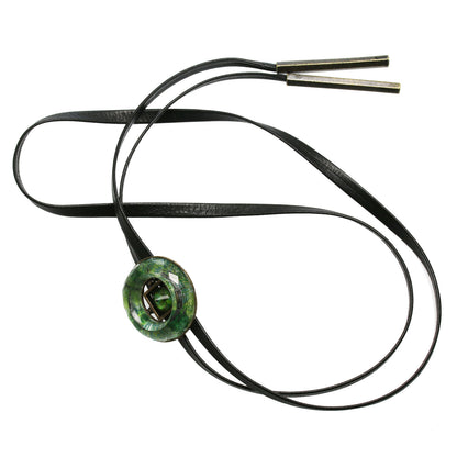 革紐ループタイ 緑 ユリ メンズアクセサリー ループタイ