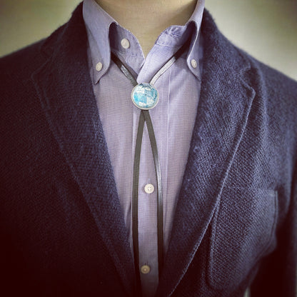 革紐ループタイ 丸 ユリ 青 ハンドメイド TAMARUSAN