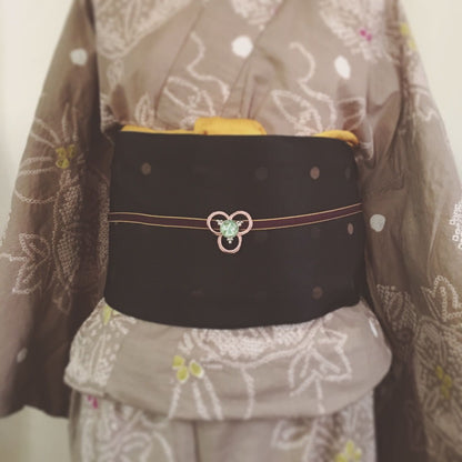 帯留め 水色 三輪 和装アクセサリー 絹糸 帯留め